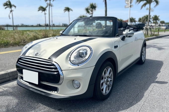 【MINIオープンカー】目的地までの道のりも楽しい♪カップル旅に最適!Bluetooth対応・充電器・チャイルドシート無料貸出し!